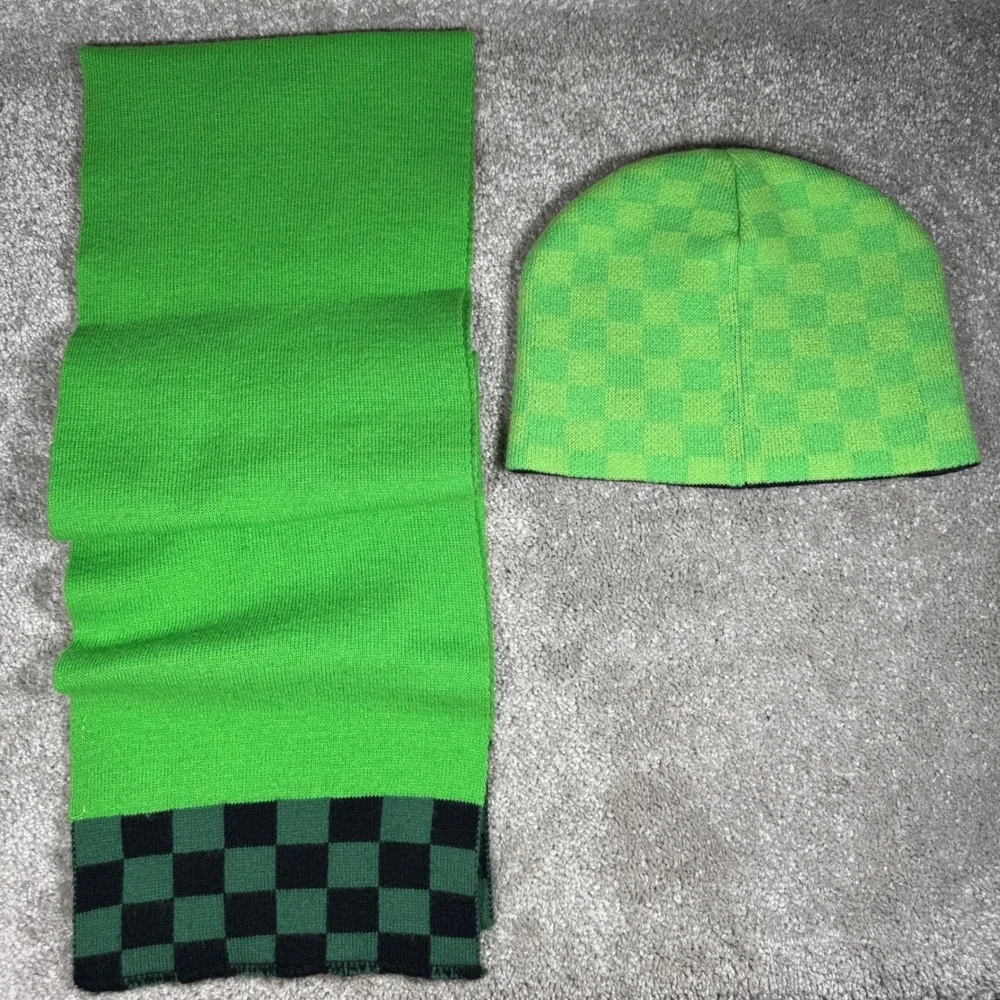 Jinx Minecraft Beanie Scarf Set Pixel Checkered Green Creeper Video Game Kids OS